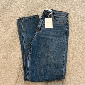High Rise Straight Carly Jean Los Angeles traditional Denim Jean size 7!
